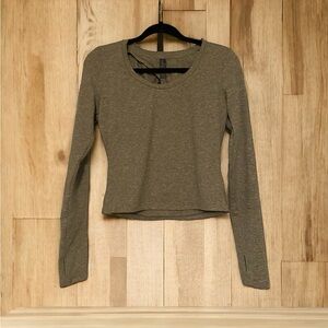 Zobha Long Sleeve Open Back Exercise Top. Size M.